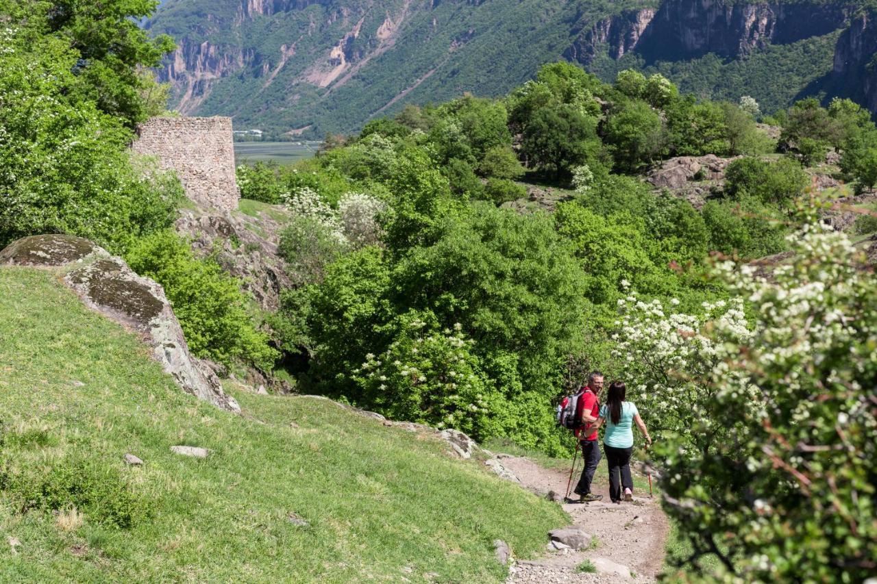 Engadiner Apartments & Wines Montagna Zewnętrze zdjęcie