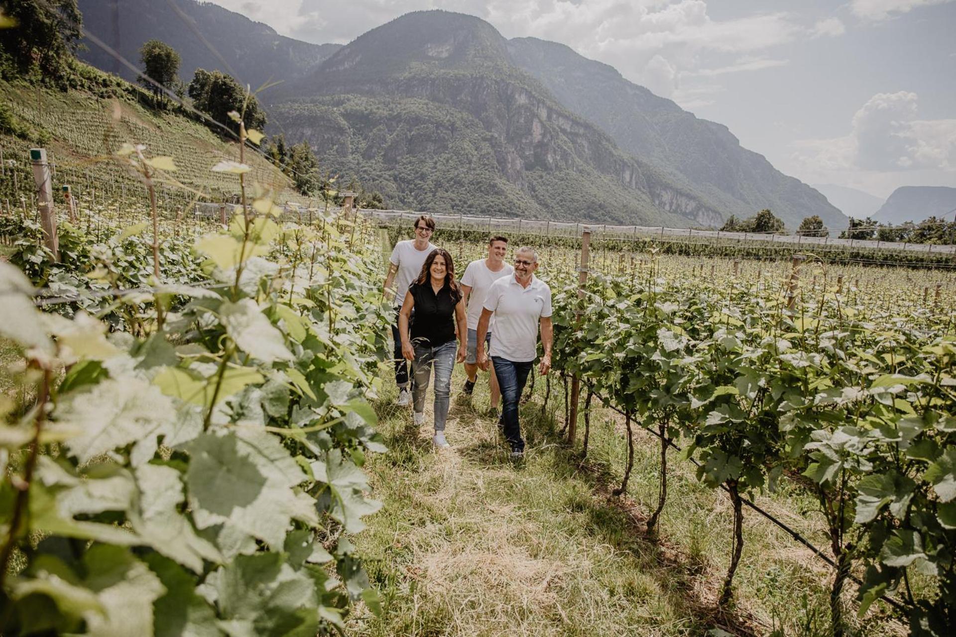 Engadiner Apartments & Wines Montagna Zewnętrze zdjęcie