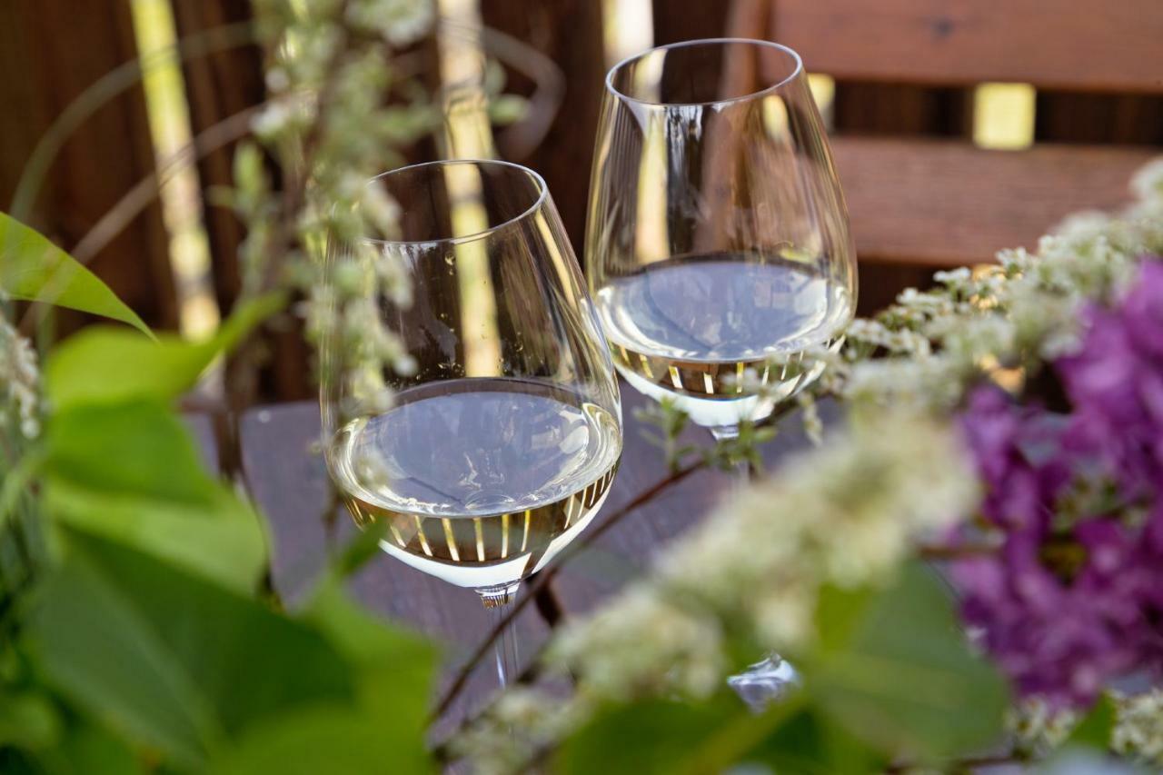 Engadiner Apartments & Wines Montagna Zewnętrze zdjęcie