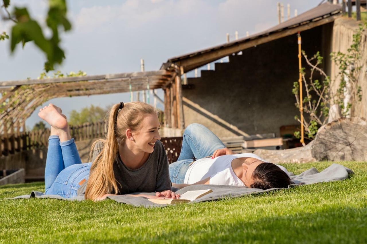 Engadiner Apartments & Wines Montagna Zewnętrze zdjęcie